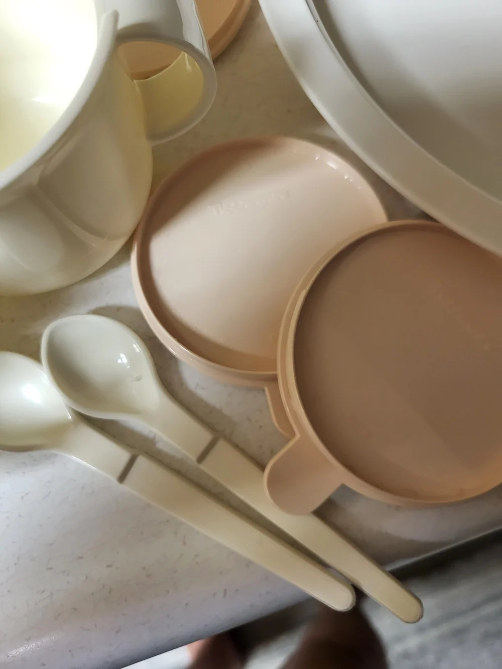 Tupperware vintage impression